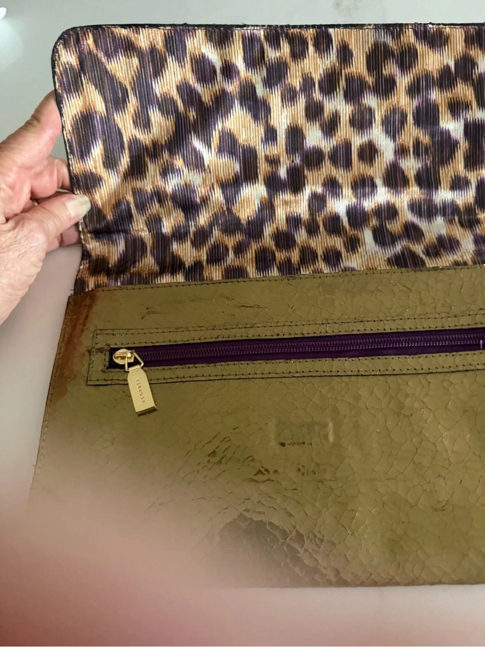 Kestrel stylish gold
